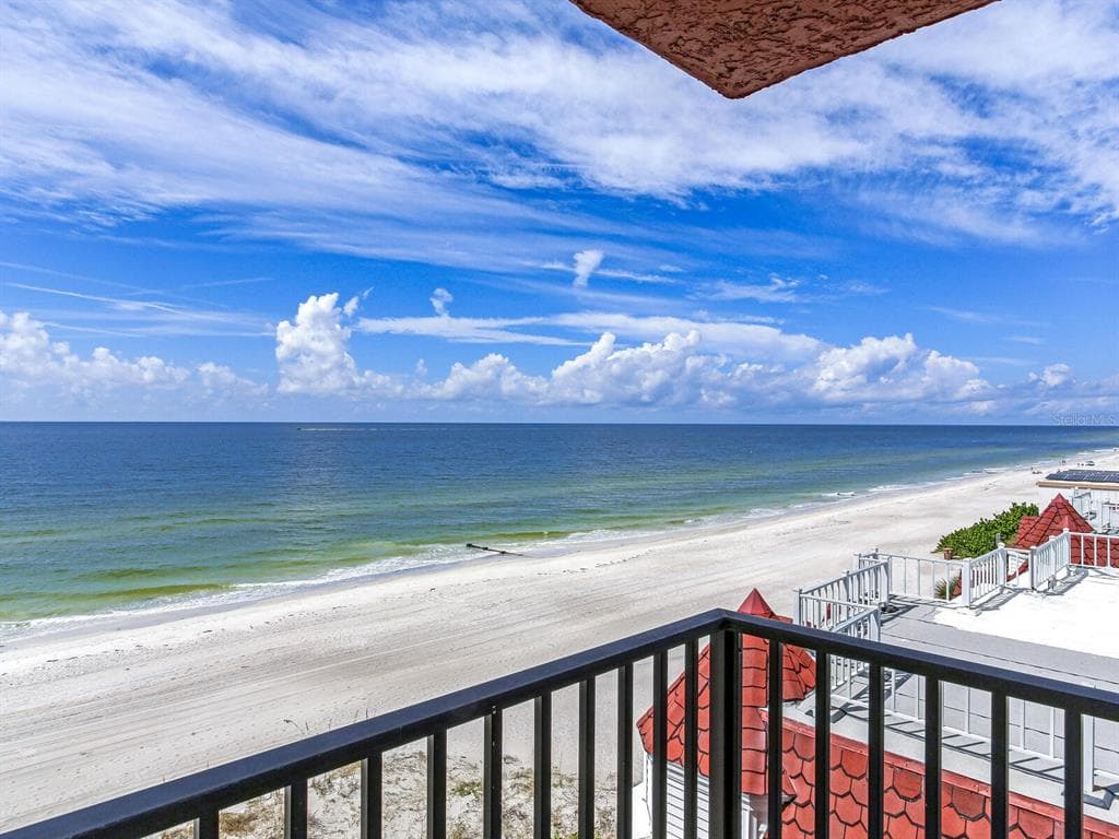 15316 GULF BOULEVARD UNIT 404 MADEIRA BEACH, FL 33708