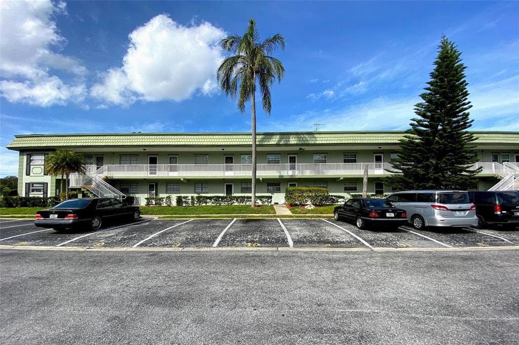 1433 S BELCHER ROAD UNIT B13 CLEARWATER, FL 33764