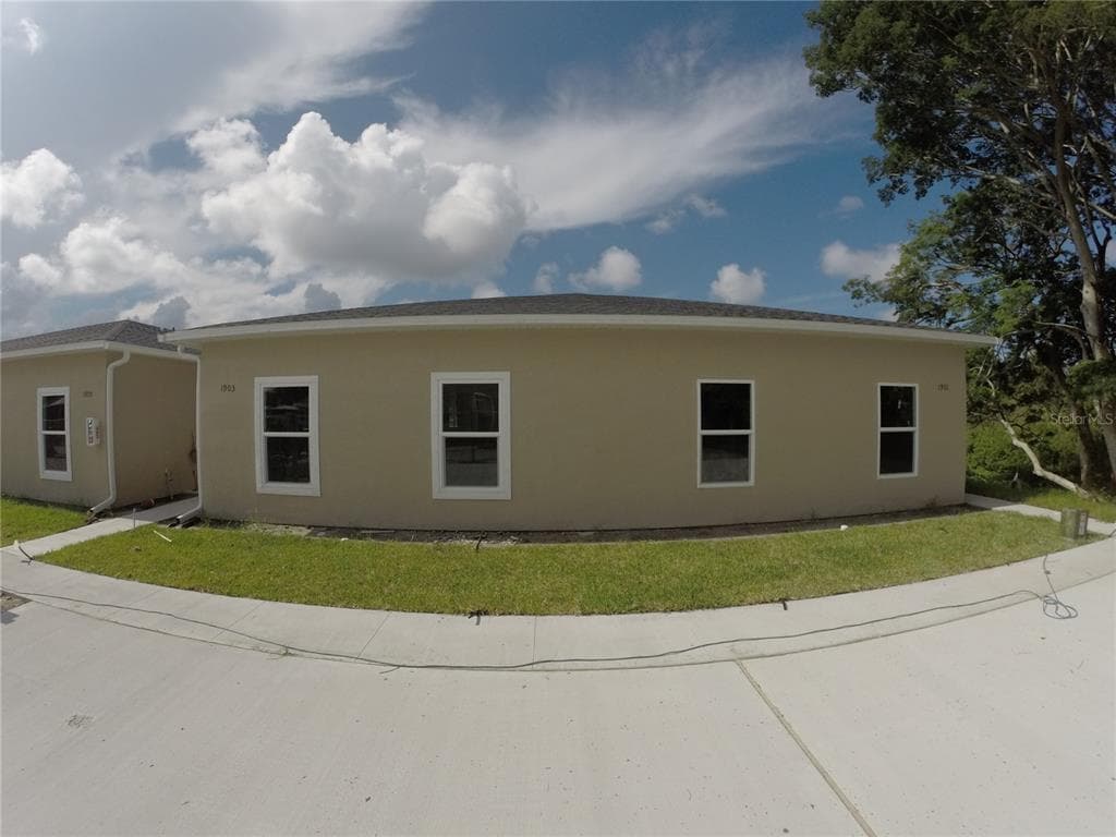 1909 LEAFLAND AVENUE DUNEDIN, FL 34698