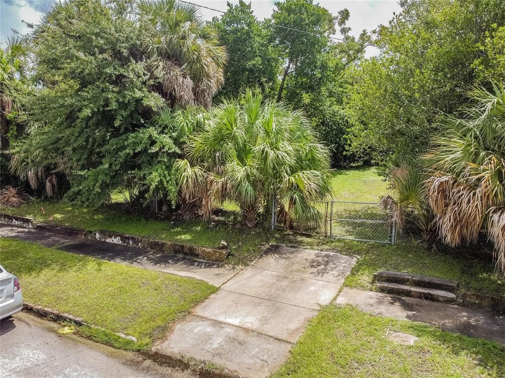 2328 SPRUCE STREET TAMPA, FL 33607