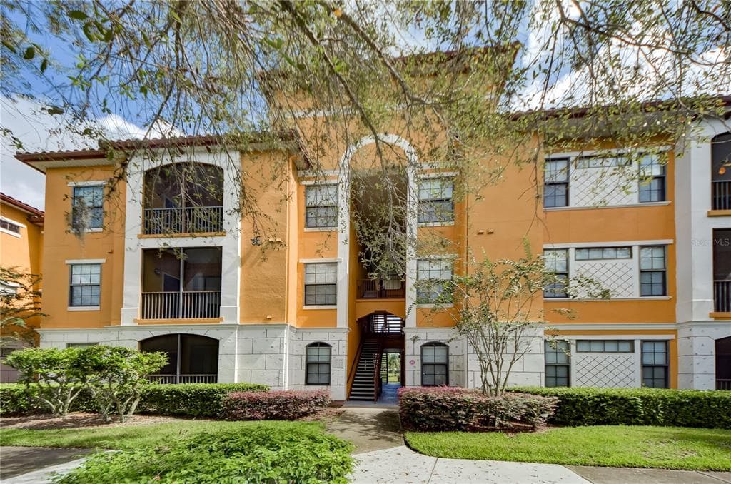 8351 38TH STREET CIRCLE E UNIT 306 SARASOTA, FL 34243