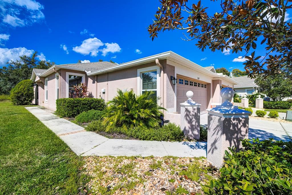 7613 HELEN WHITE LANE LAND O LAKES, FL 34637