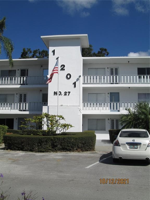 11201 80TH AVENUE UNIT 103 SEMINOLE, FL 33772