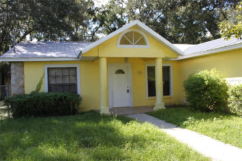1110 MERCER LOOP PLANT CITY, FL 33567