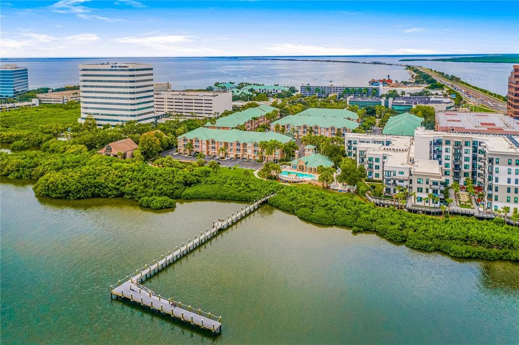 2201 BAY CLUB CIRCLE TAMPA, FL 33607