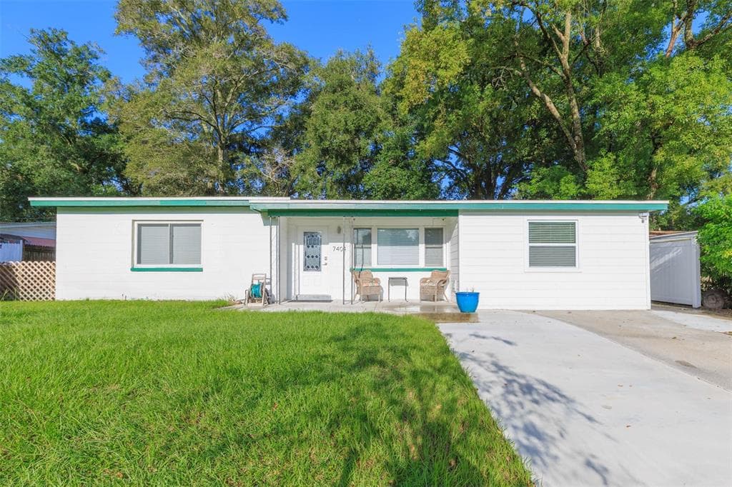 7404 N HOWARD AVENUE TAMPA, FL 33604