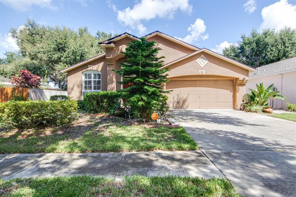 718 SOMERSTONE DRIVE VALRICO, FL 33594