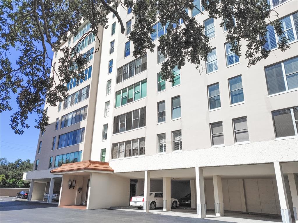 2403 S ARDSON PLACE UNIT 702B TAMPA, FL 33629