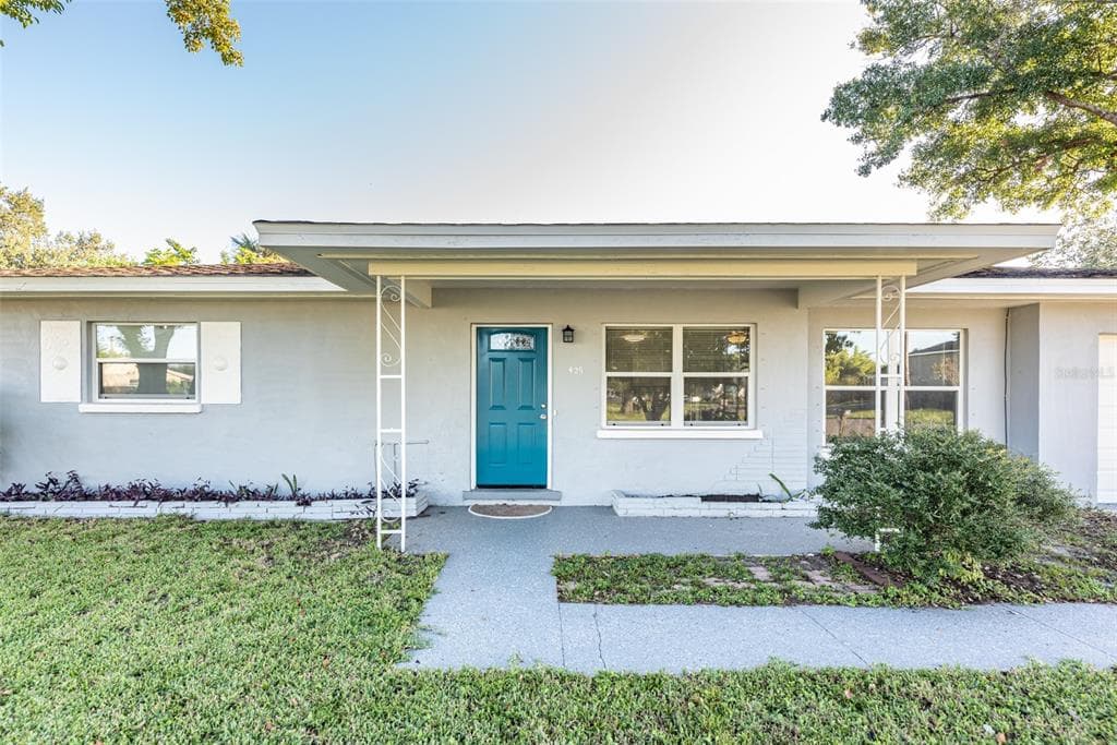 429 FLORIDANA DRIVE APOLLO BEACH, FL 33572