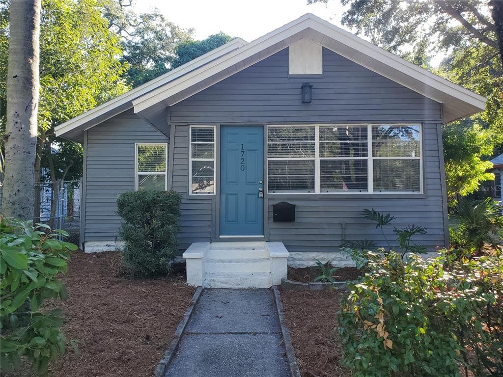 1720 QUEEN STREET S ST PETERSBURG, FL 33712
