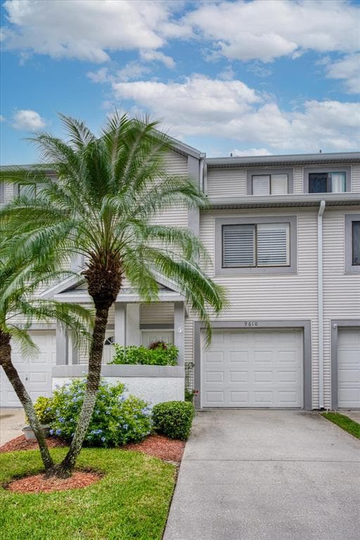 9610 TARA CAY COURT UNIT 30 SEMINOLE, FL 33776