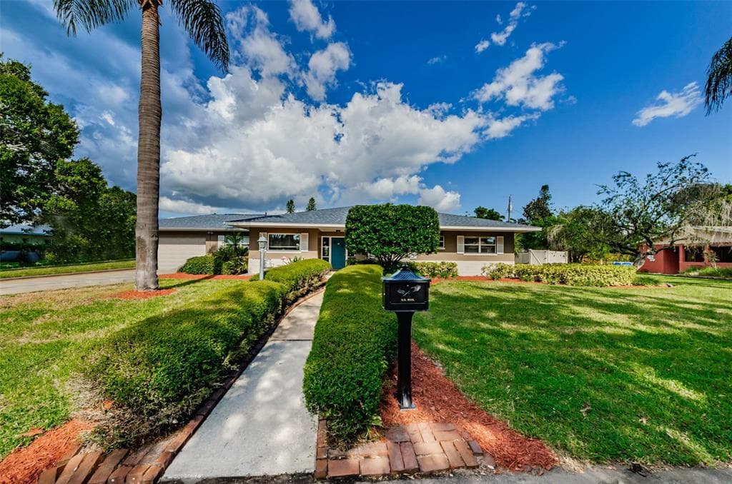 2308 PREMIER DRIVE S GULFPORT, FL 33707