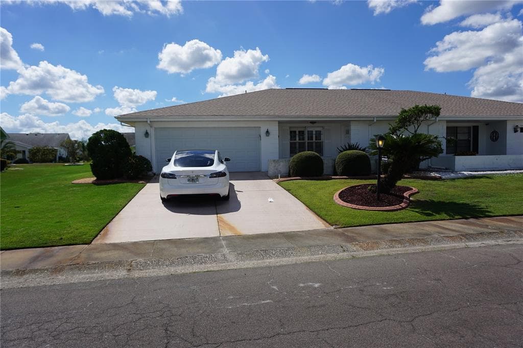 1630 BENTWOOD DRIVE SUN CITY CENTER, FL 33573