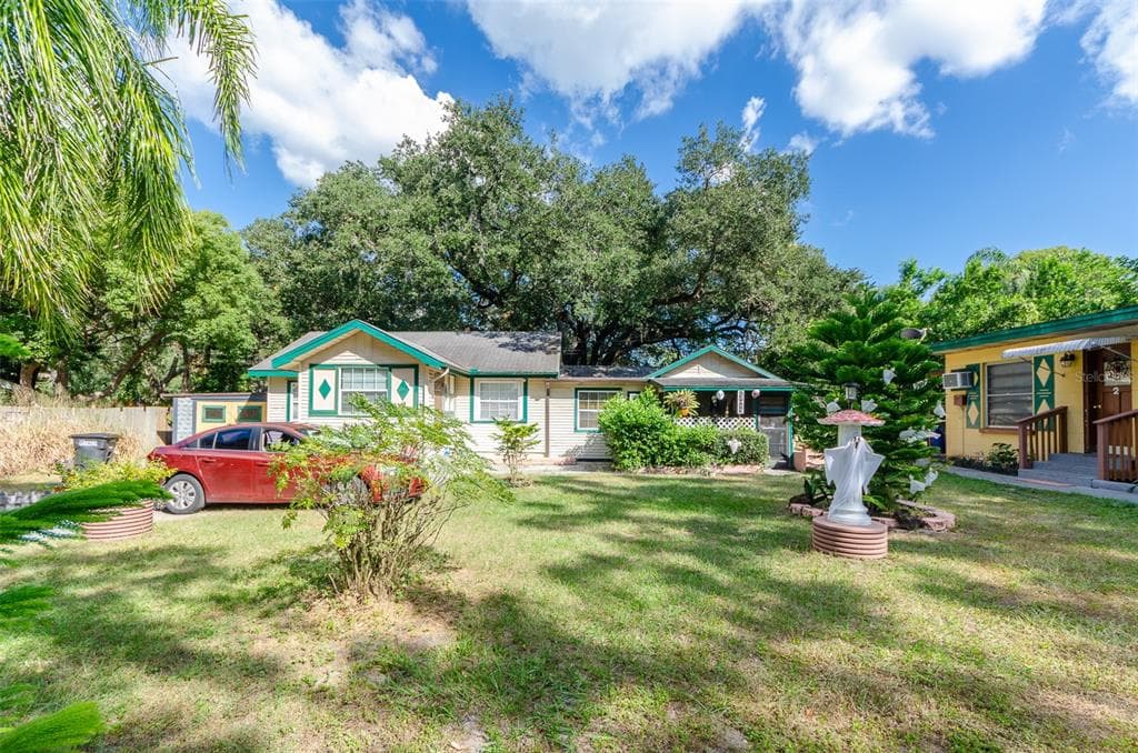 2065 N BETTY LANE