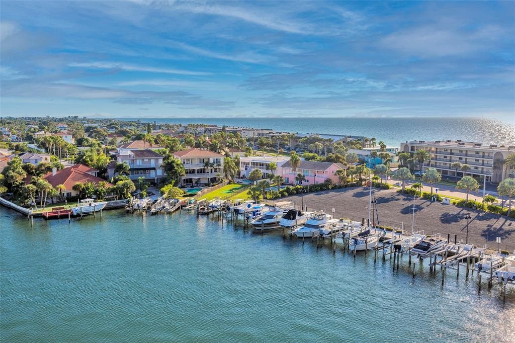 1651 SAND KEY ESTATES COURT UNIT 85 CLEARWATER BEACH, FL 33767