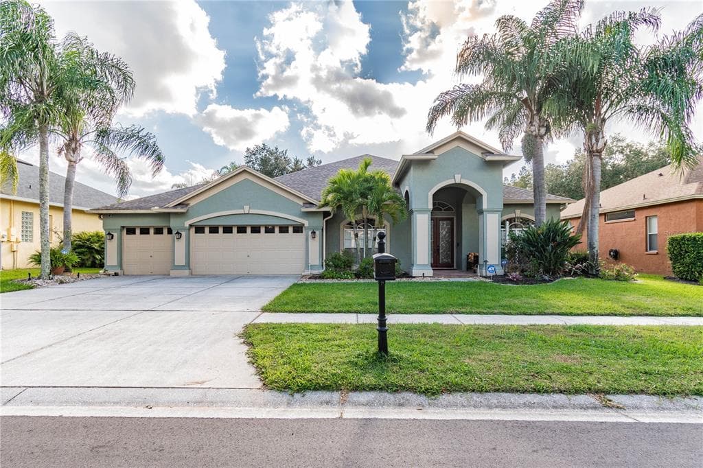 9909 KINGSHYRE WAY TAMPA, FL 33647