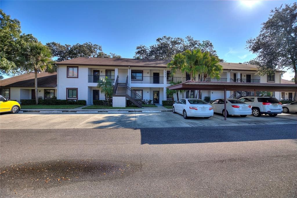 3520 MAGNOLIA RIDGE CIRCLE UNIT 222 (H) PALM HARBOR, FL 34684