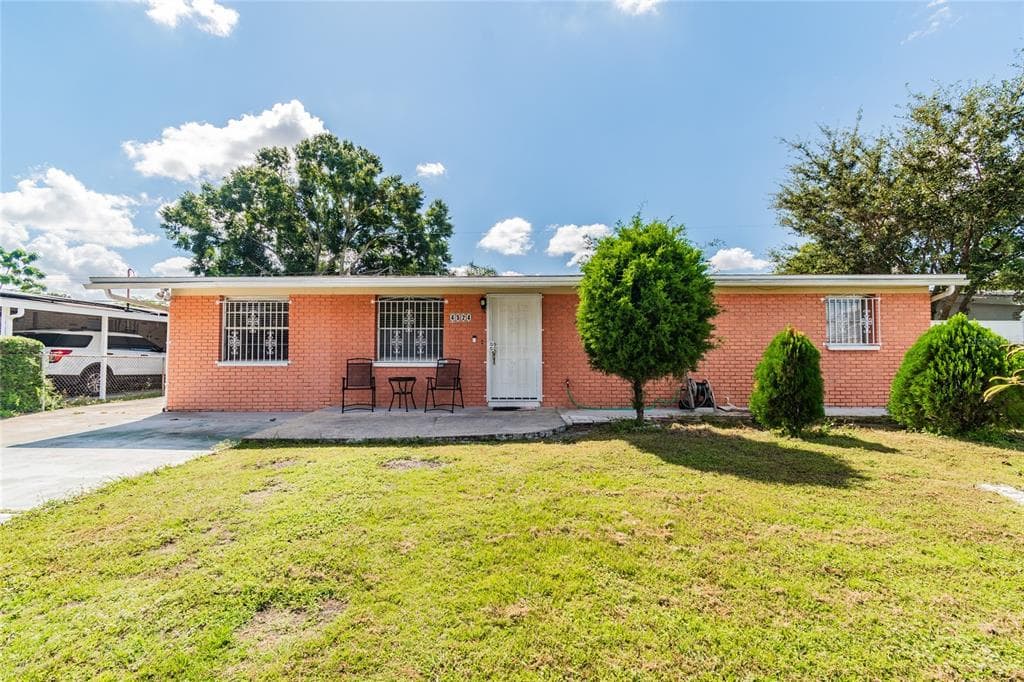 4524 W HIAWATHA STREET TAMPA, FL 33614