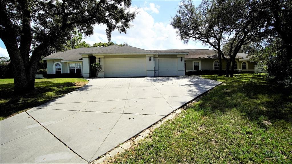 12020 SAPPHIRE DRIVE SPRING HILL, FL 34609