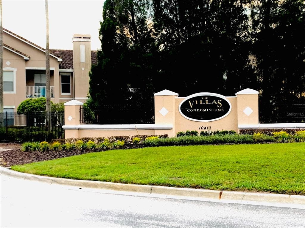 18030 VILLA CREEK DRIVE UNIT 18030 TAMPA, FL 33647