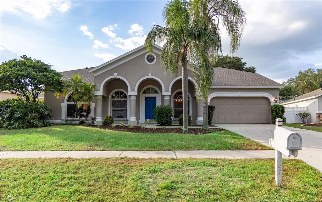 4527 GENTRICE DRIVE VALRICO, FL 33596