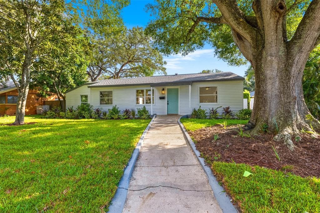7310 BURLINGTON AVENUE N ST PETERSBURG, FL 33710