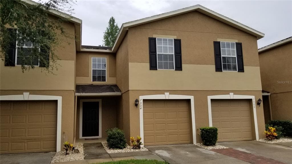 7904 LONGWOOD RUN LANE TAMPA, FL 33615