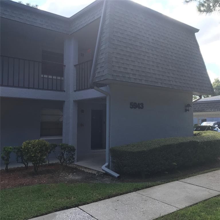 5943 CALAIS BOULEVARD N UNIT 6 ST PETERSBURG, FL 33714