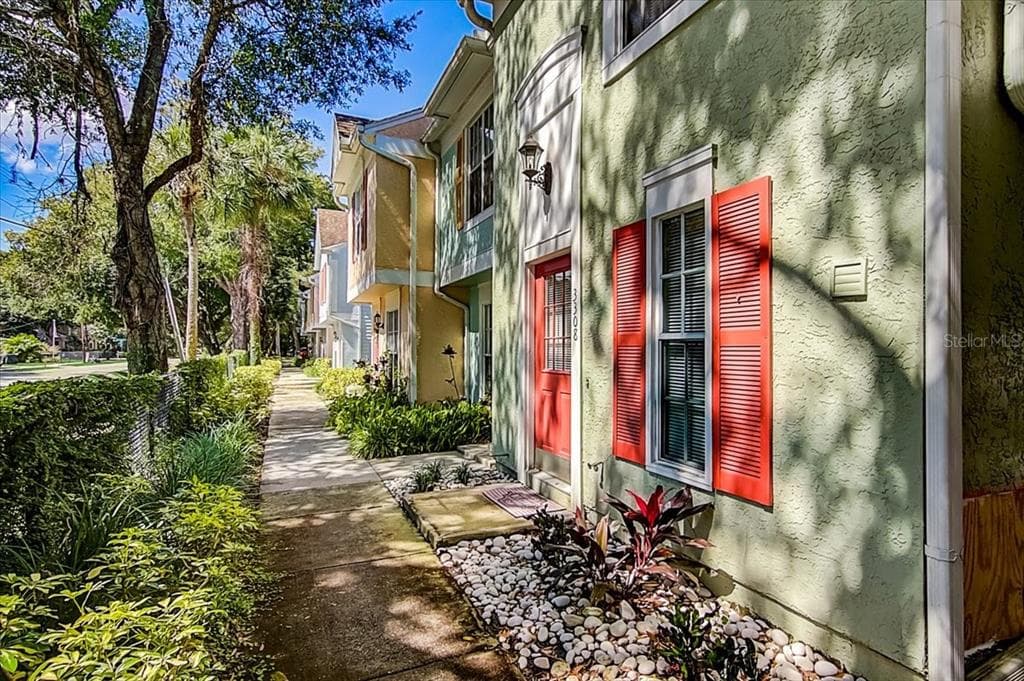 3308 W WYOMING CIRCLE TAMPA, FL 33611