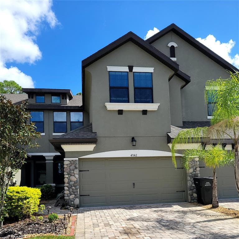 4942 WANDERING WAY