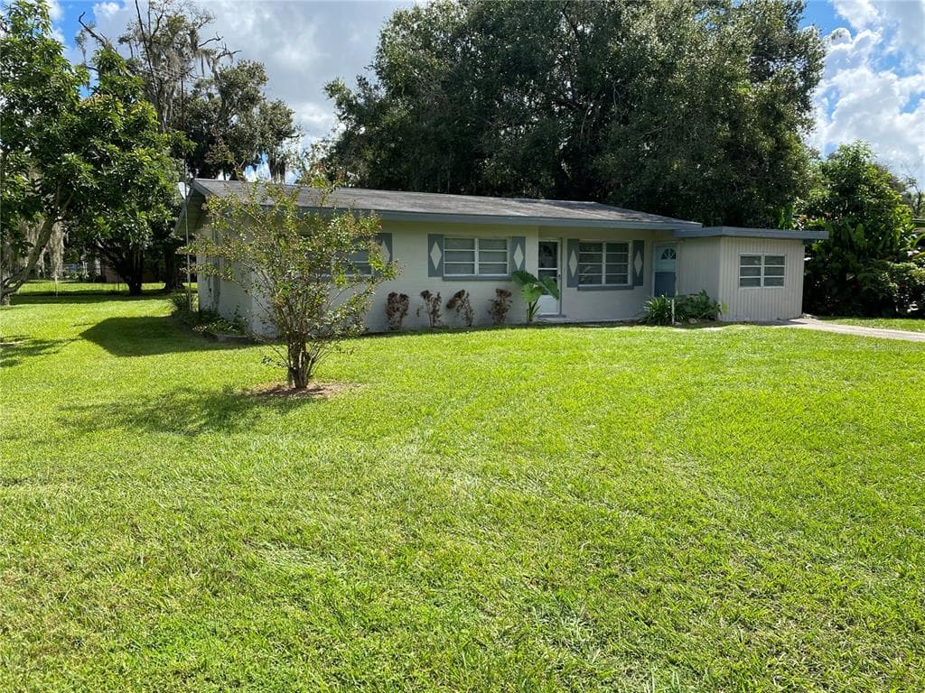 1112 N NANCY TERRACE PLANT CITY, FL 33563