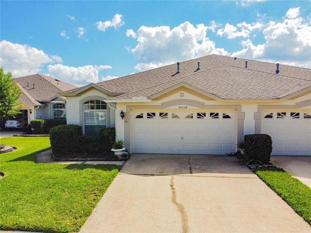 30234 EMMETTS COURT WESLEY CHAPEL, FL 33543