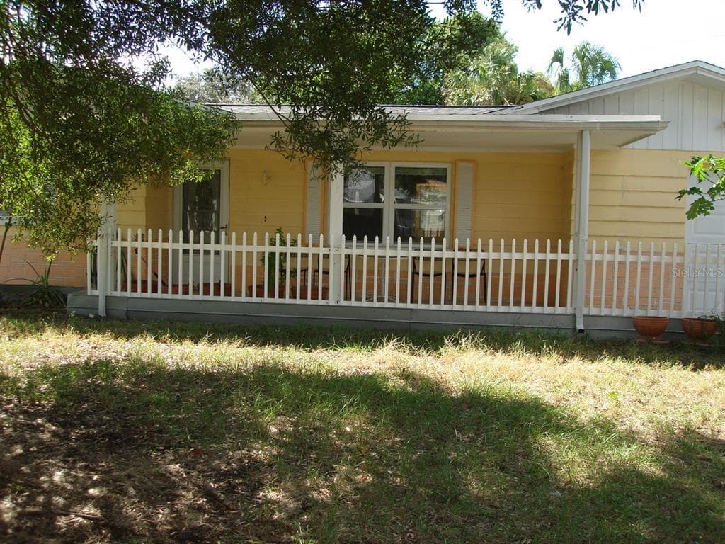 4310 OAK BLUFF AVENUE HOLIDAY, FL 34691