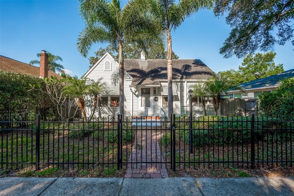 1410 14TH STREET N ST PETERSBURG, FL 33704