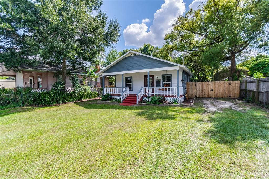 813 E FRIERSON AVENUE TAMPA, FL 33603
