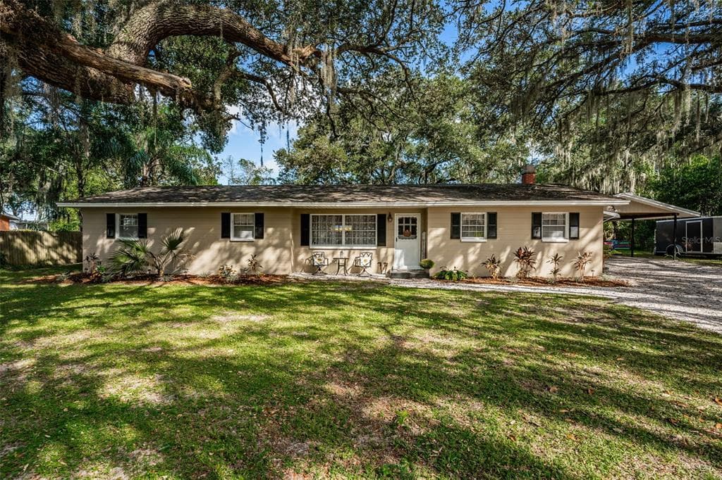 11208 THOMAS STREET SEFFNER, FL 33584