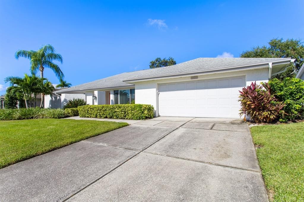 1584 FARRIER TRAIL CLEARWATER, FL 33765