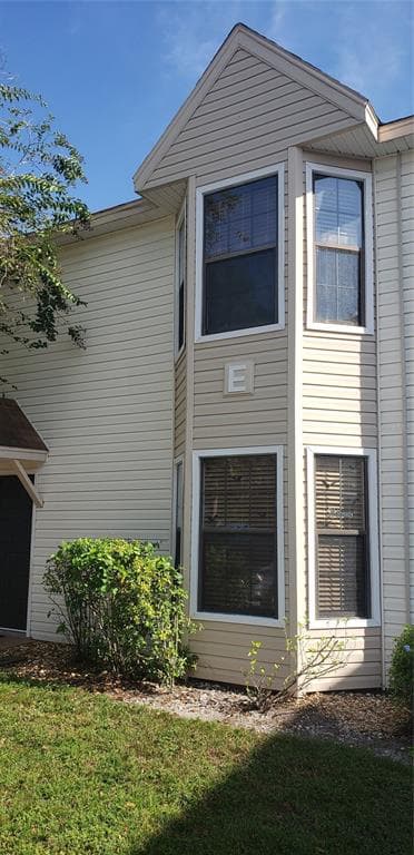 2302 MAKI ROAD UNIT 28 PLANT CITY, FL 33563