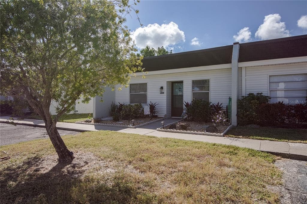 13810 MISSION OAKS BOULEVARD SEMINOLE, FL 33776