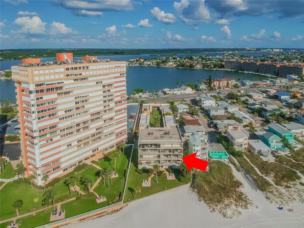 17854 LEE AVENUE UNIT 301 REDINGTON SHORES, FL 33708