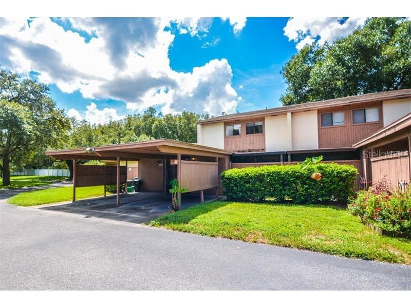 8622 LAKE ISLE DRIVE UNIT 8622 TEMPLE TERRACE, FL 33637