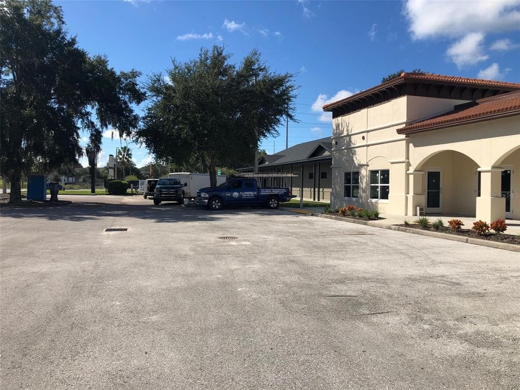 1108 BLOOMINGDALE AVENUE VALRICO, FL 33596