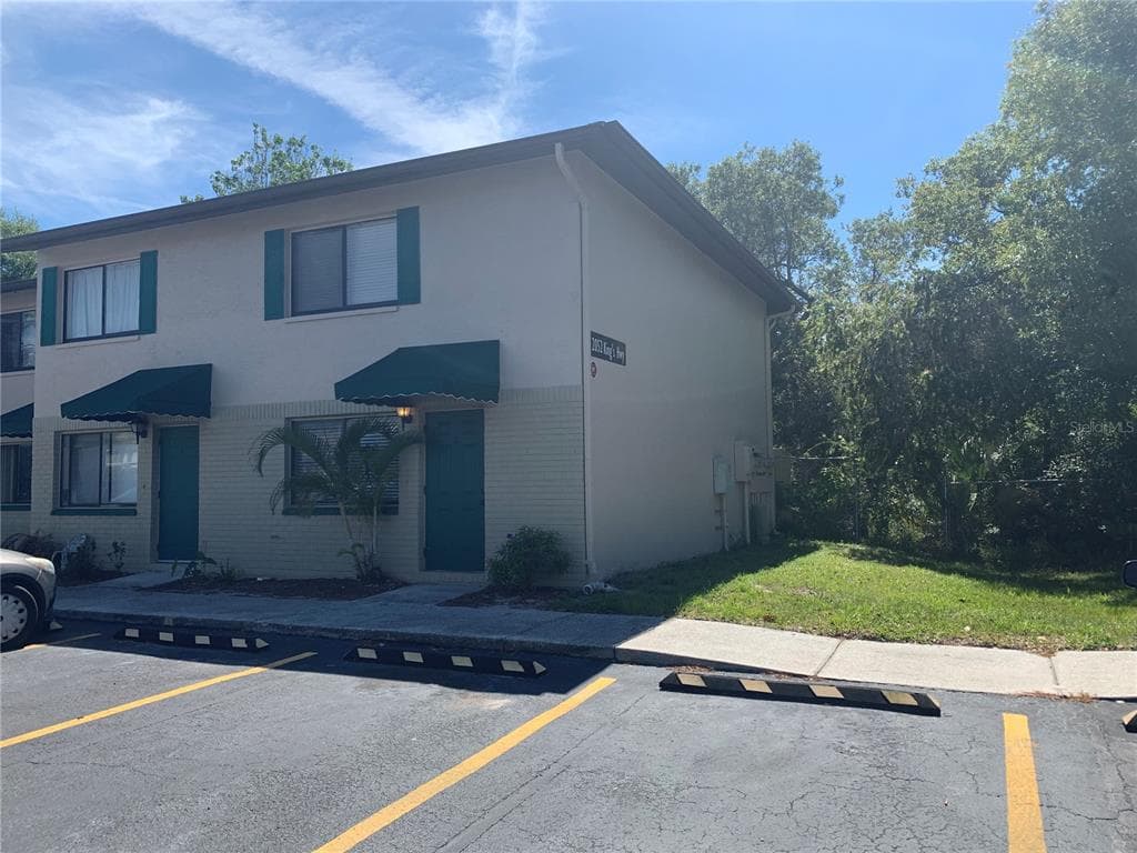 2052 KINGS HIGHWAY UNIT 24 CLEARWATER, FL 33755