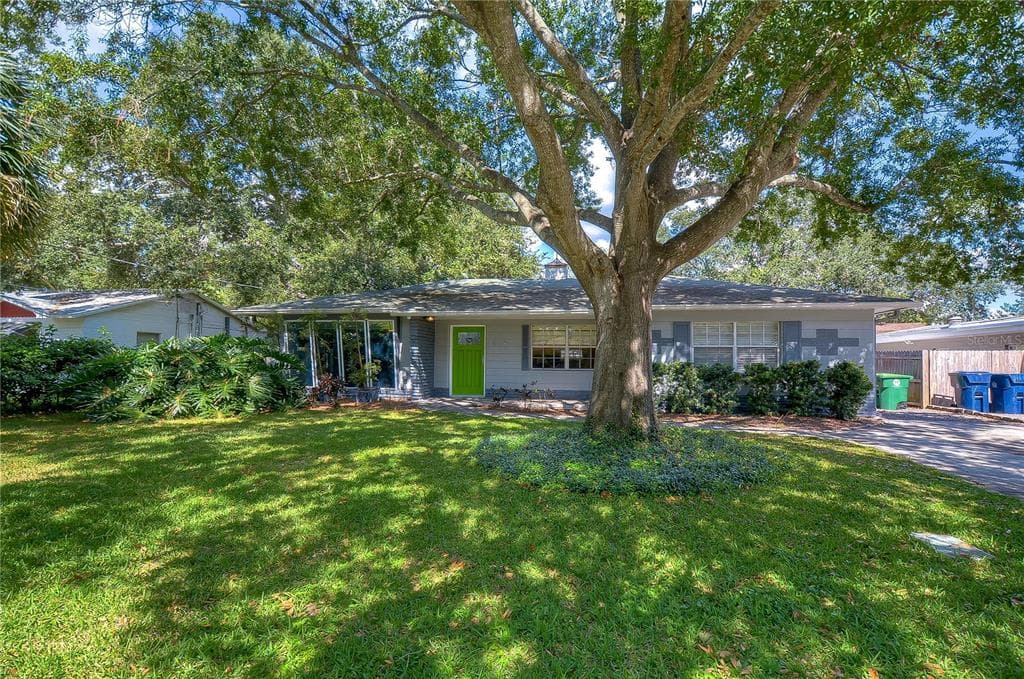 4619 W BAY VILLA AVENUE TAMPA, FL 33611