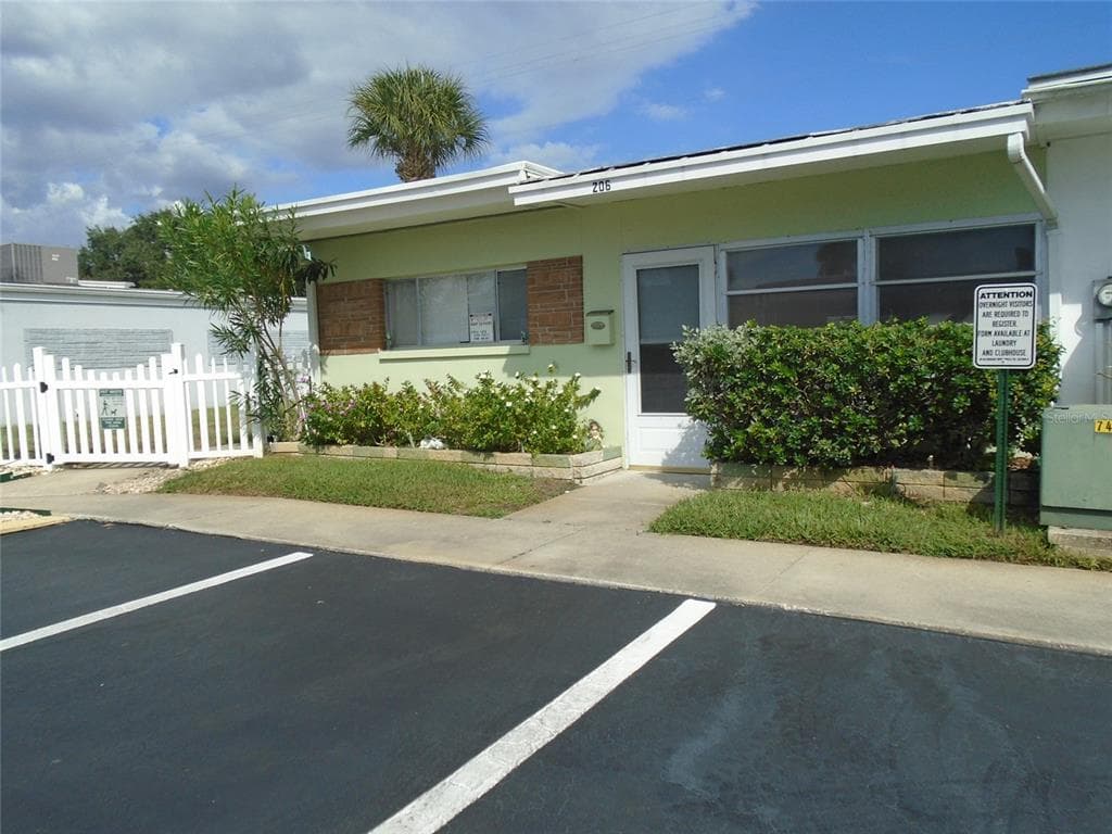 250 ROSERY ROAD NW UNIT 206 LARGO, FL 33770