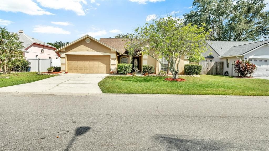 613 45TH STREET E BRADENTON, FL 34208