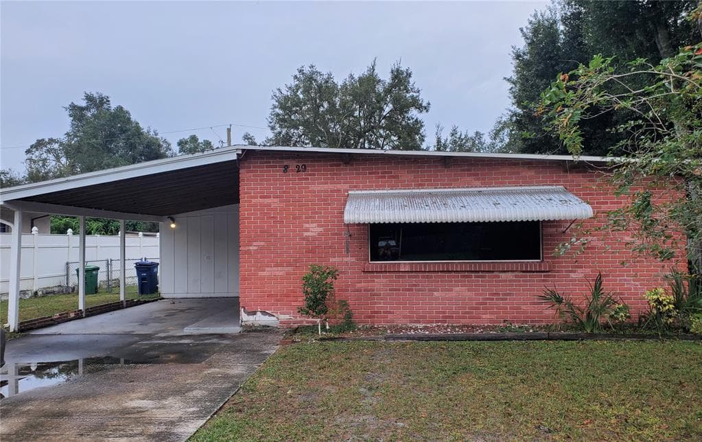 8029 N OLA AVENUE TAMPA, FL 33604