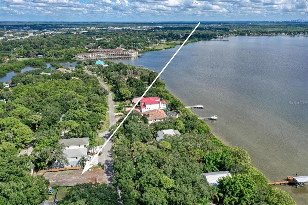 3762 SHORE BOULEVARD OLDSMAR, FL 34677