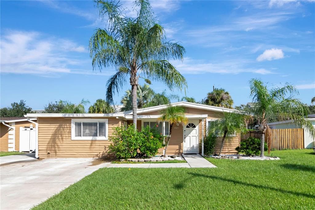 4421 W WALLACE AVENUE TAMPA, FL 33611