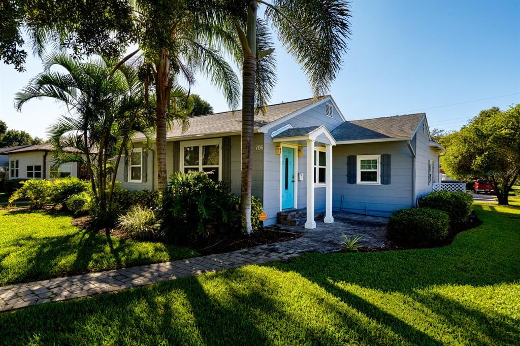 706 39TH AVENUE NE ST PETERSBURG, FL 33703